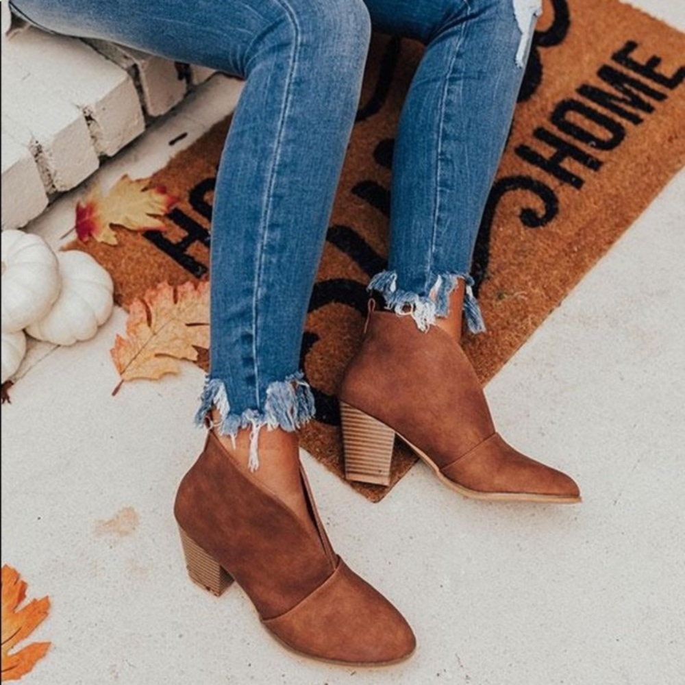 Rust V cut block heel - Picture 2 of 8